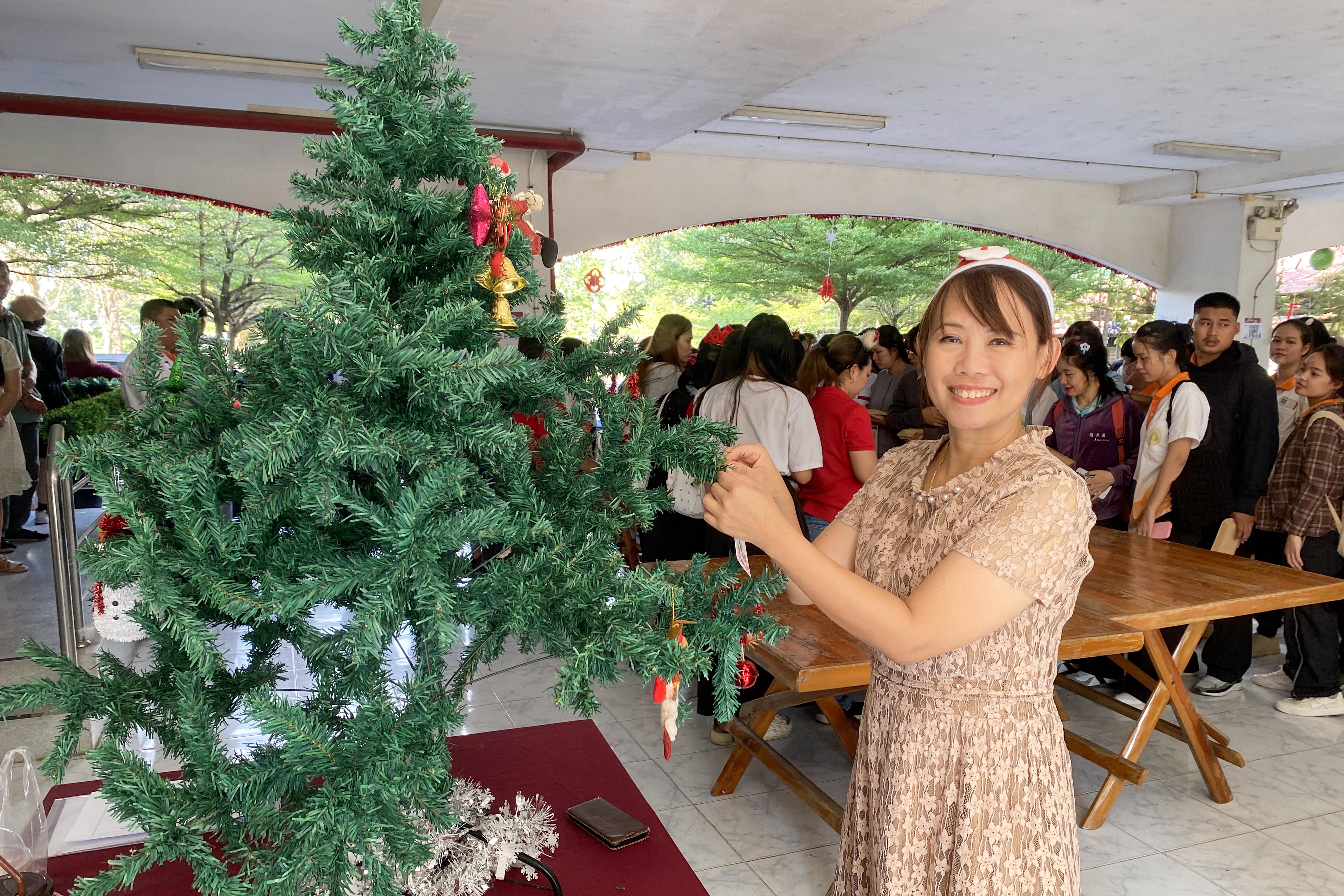 14. กิจกรรมนิทรรศการภาษาต่างประเทศ Christmas Day